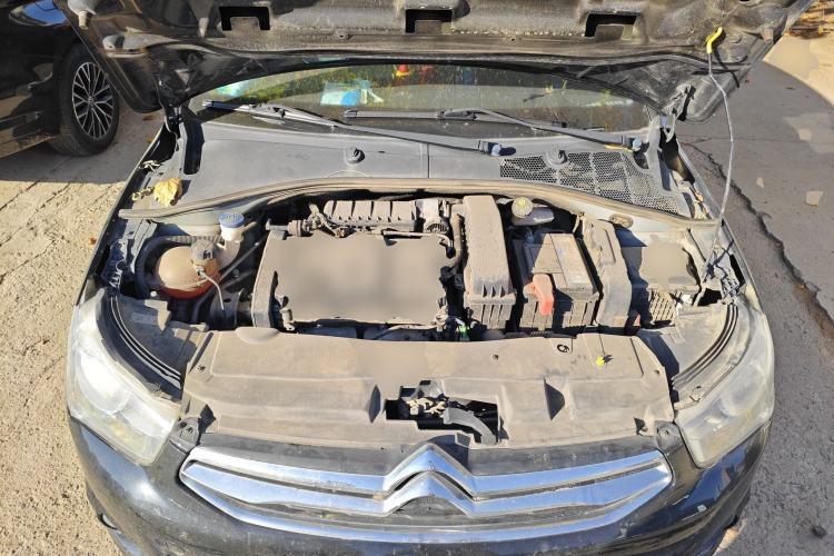 Used Citroen Elysee 2015 Zhishang Edition 1.6L Manual Fashion Model