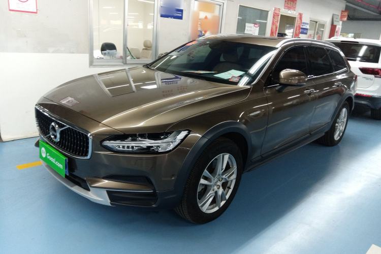 Used Volvo V90 2017 Cross Country T5 AWD Smart Range Edition
