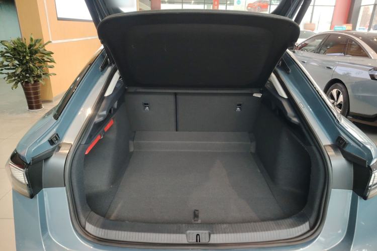 Used Volkswagen ID.7 VIZZION 2024 AIR model
