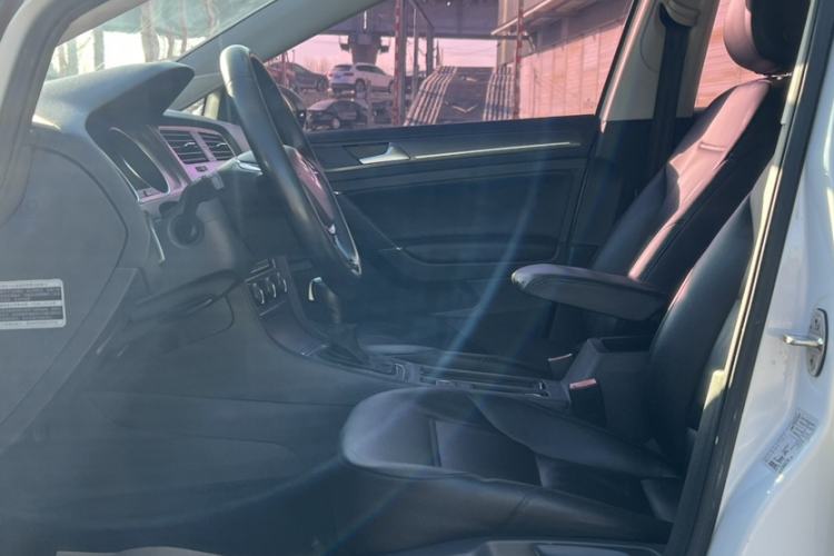 Used Volkswagen Golf 2015 1.4TSI Automatic Comfort Model
