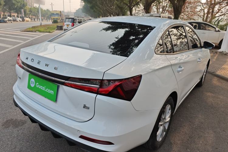 Used Roewe i5 2023 1.5L Manual Comfort Edition

