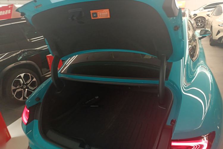 Used  SU7 2024 Rear-Drive Ultra-Long Range Advanced Pro-Level Intelligent Driving Version
