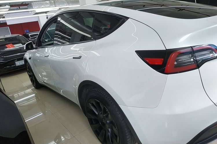 Used Tesla Model Y 2021 Long-Range All-Wheel-Drive Version
