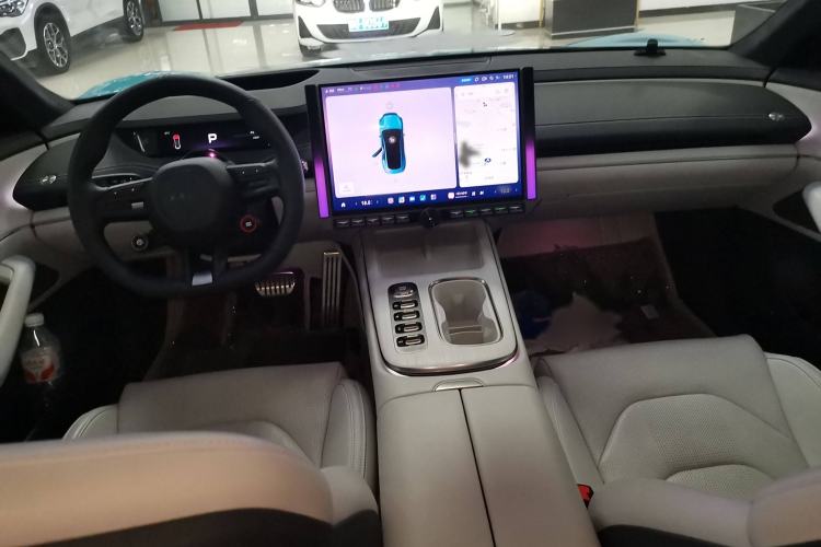 Used  SU7 2024 Four-Wheel Drive Ultra-Long Range Advanced Intelligent Driving Max Edition
