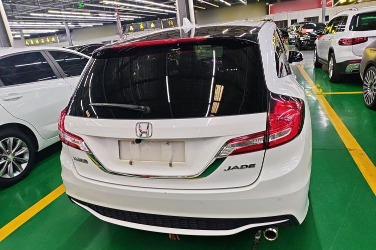 Used Honda Jade 2017 1.8L automatic Comfort version 5 seats
