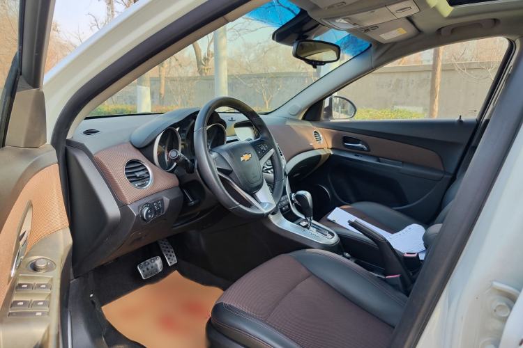 Used Chevrolet Cruze 2013 Hatchback 1.6L Automatic Luxury Model
