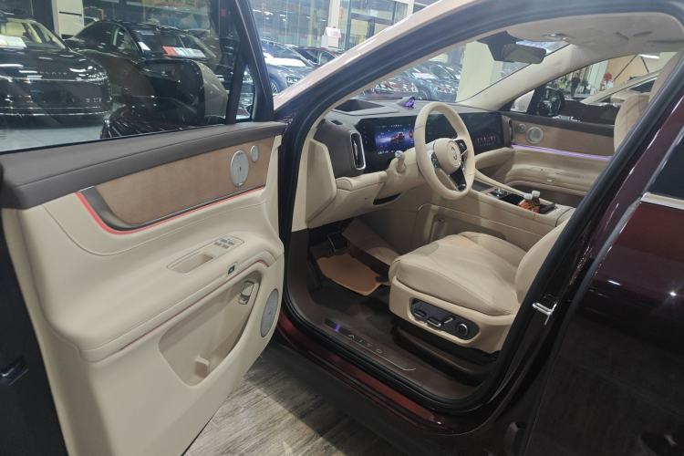 Used Hima AITO M9 2025 Extended-Range Ultra Version 52 kWh 6-Seater
