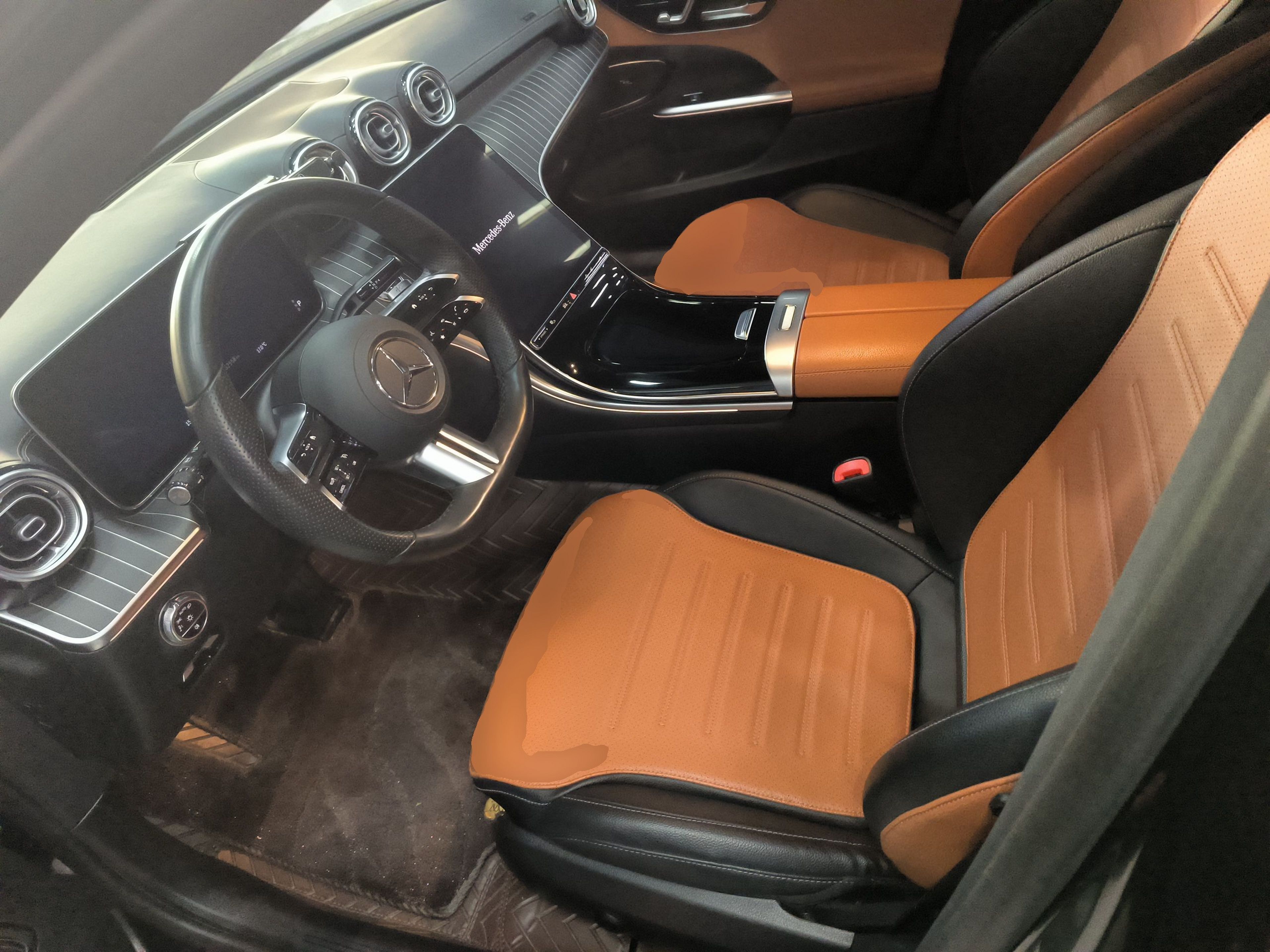 Переднее сиденье в автомобиле