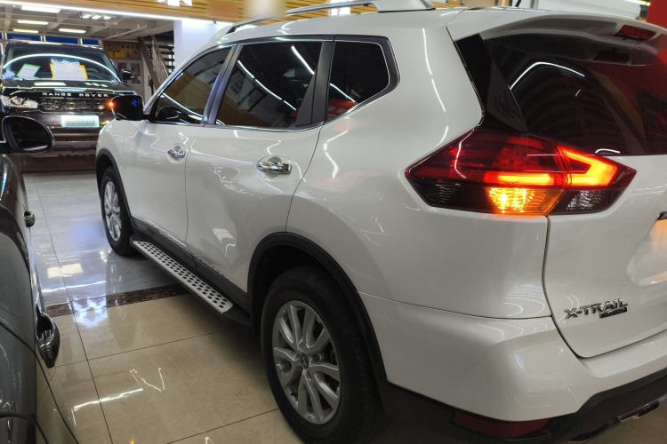 Used Nissan X-Trail 2022 Revised Version 2.0L Two-Wheel Drive Smart Connect Premium Edition

