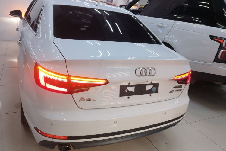 Used Audi A4L 2018 30th Anniversary Edition 40 TFSI Fashion Model
