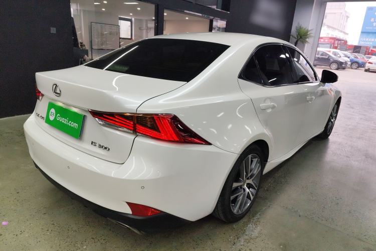Used Lexus IS 2017 300 Leading Edition
