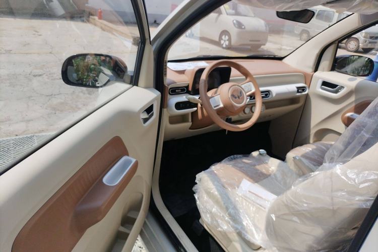 Used Wuling Hongguang MINIEV 2024 3rd Generation 215km Youth Edition
