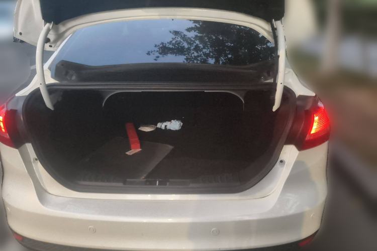 Used Ford Focus 2018 Sedan Classic 1.6L Automatic Trendy SmartDrive Edition
