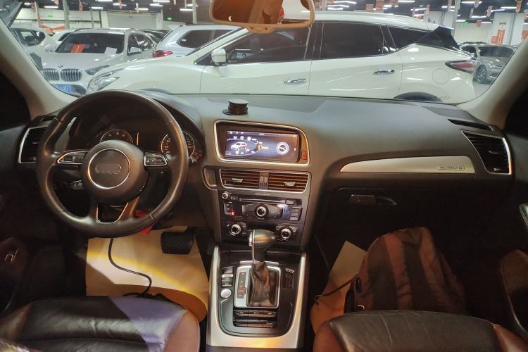 Used Audi Q5 2018 Collector's Edition 40 TFSI Technology Model
