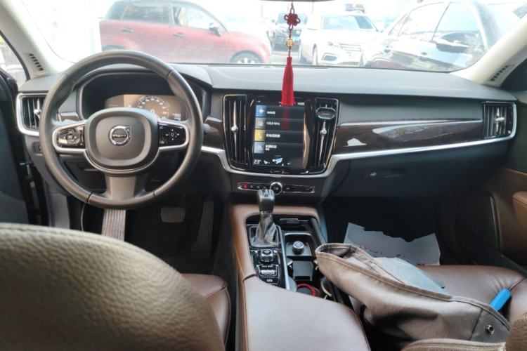 Used Volvo S90 2018 T5 Zhiyuan Edition
