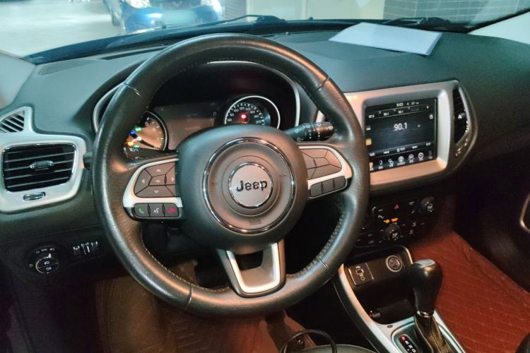 Used  Compass 2017 200T Automatic Family Edition