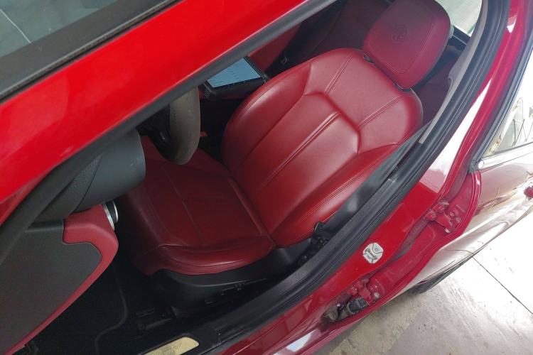 Used Alfa Romeo Giulia 2017 2.0T 200HP Luxury Edition
