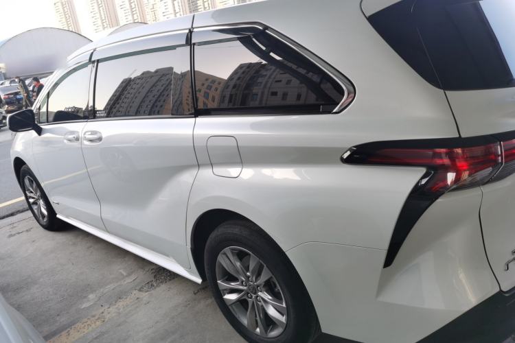 Used Toyota Sienna 2023 2.5L Hybrid Comfort Edition