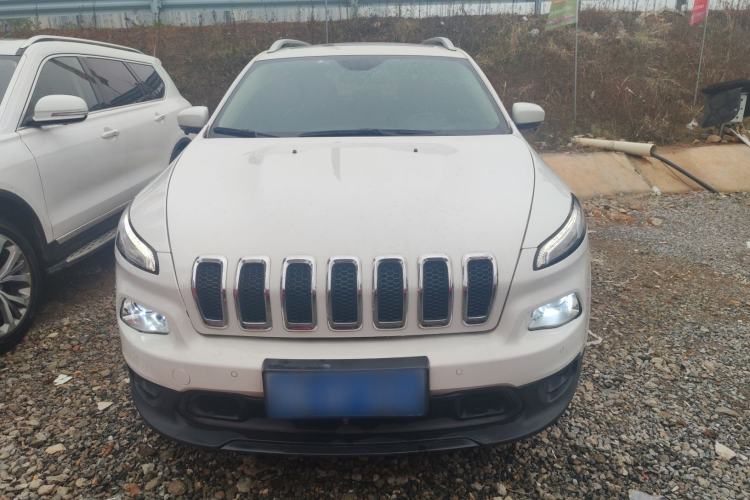 Used  Cherokee 2016 2.4L Leading Edition