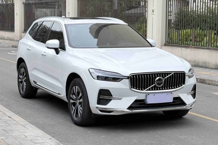 Used Volvo XC60 2025 B5 4x4 Smart Luxury Edition