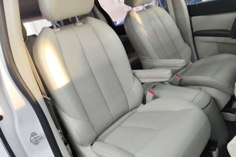 Used Buick GL8 2023 Land Executive Class Comfort Model
