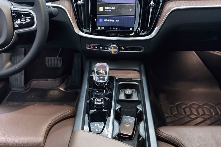 Used Volvo S60 2024 B4 Zhiyuan Luxury Edition
