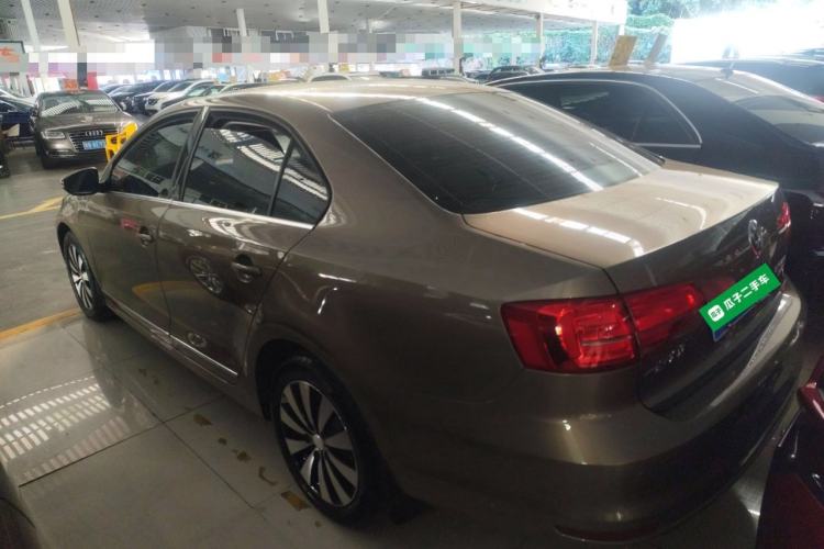 Used Volkswagen Sagitar 2015 230TSI Automatic Luxury Model
