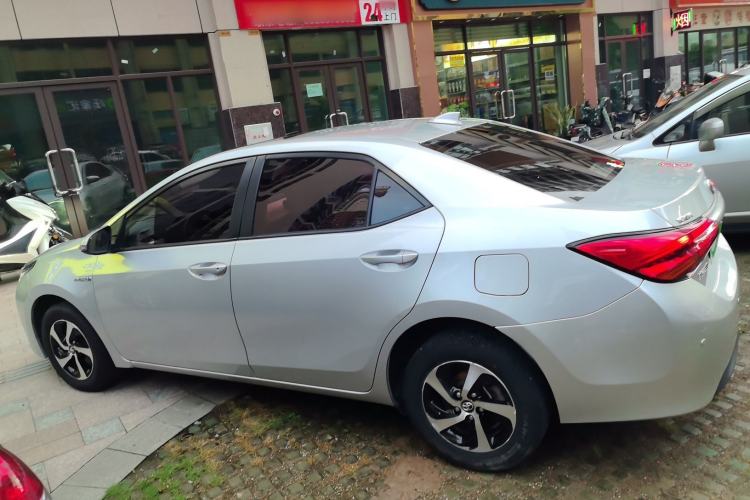 Used Toyota Levin 2017 Revised Dual-Engine 1.8H GS E-CVT Elite Sunroof Version China VI Standard
