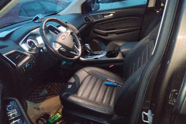 Used Ford Edge 2015 2.0T GTDi 4x4 High-Grade Model
