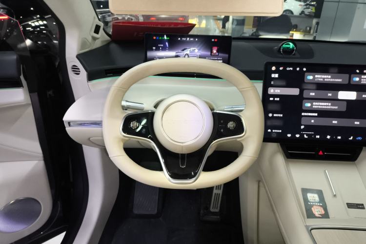 Used Hima Luxeed R7 2025 Range-Extended Version 251 km Max
