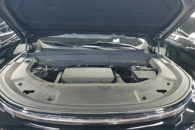 Used Li Auto L8 2023 Air model
