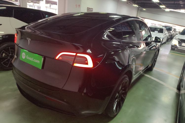 Used Tesla Model Y 2021 Long-Range All-Wheel-Drive Version
