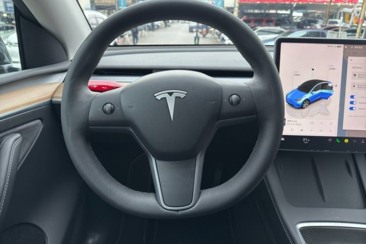 Used Tesla Model Y 2021 Long-Range All-Wheel-Drive Version
