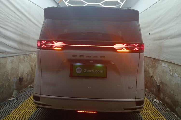 Used Denza D9 2022 DM-i 1040 Prestige Model
