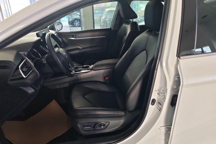 Used Toyota Camry 2021 2.0G Luxury Edition
