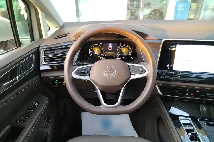 Used Volkswagen Viloran 2024 330TSI Luxury Edition
