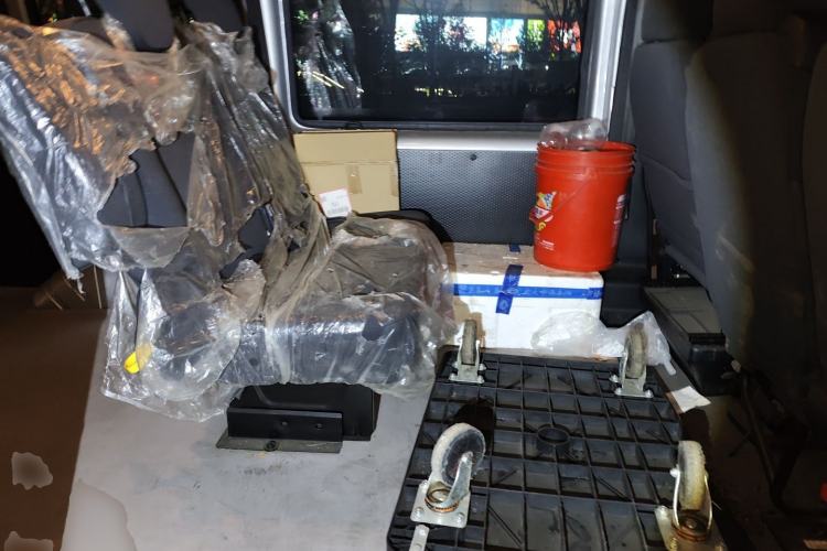 Used JMC Fushun 2022 2.0T Manual Multi-Function Passenger Vehicle Short Wheelbase Low Roof 6-Seater