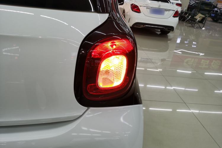 Used smart forfour 2018 0.9T 66 kW Pioneer Edition