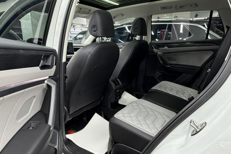 Used Volkswagen Tayron 2023 300TSI Two-Wheel-Drive Luxury Plus Advanced Edition
