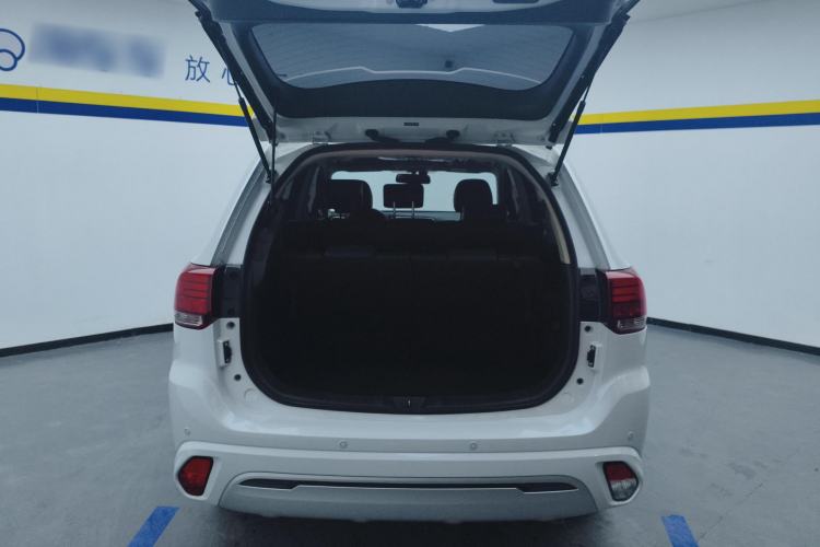 Used Mitsubishi Outlander 2021 2.4L 4x4 Zhi Xiang Edition 7 Seats