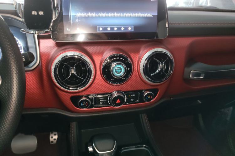 Used Beijing Auto BJ40 2019 PLUS 2.3T Automatic Four-Wheel Drive Flagship Edition China VI Emission Standard