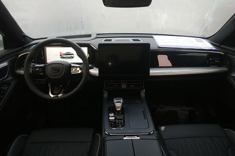 Used GAC Trumpchi GS8 2024 Dual-Motor Series 2.0TM Two-Wheel Drive Premium Edition
