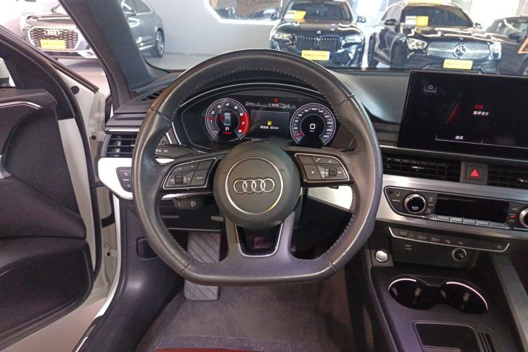 Used Audi A4L 2022 40 TFSI Luxury Dynamic Model