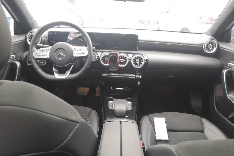 Used Mercedes-Benz A-Class 2020 Restyled A 200 L Sport Sedan Fashion Version
