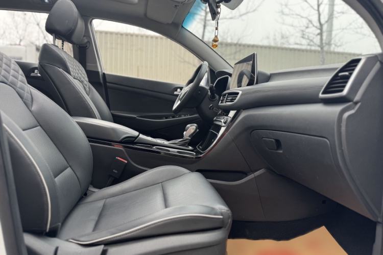 Used Hyundai Tucson 2019 280TGDi Dual-Clutch Two-Wheel Drive Fashion Edition China VI Standard
