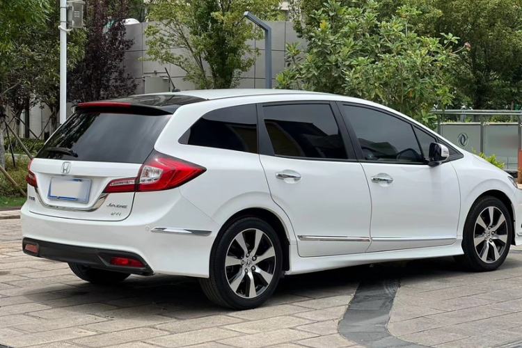 Used Honda Jade 2013 1.8L CVT Luxury Edition 5 seats
