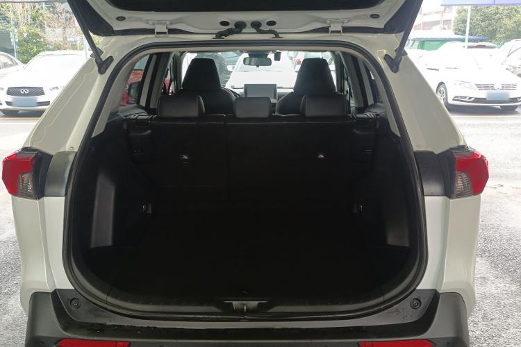 Used Toyota RAV4 2022 2.0L CVT Two-Wheel Drive Fashion Plus Edition
