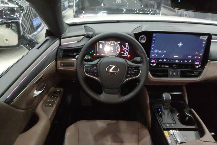Used Lexus ES 2025 200 Premium Edition
