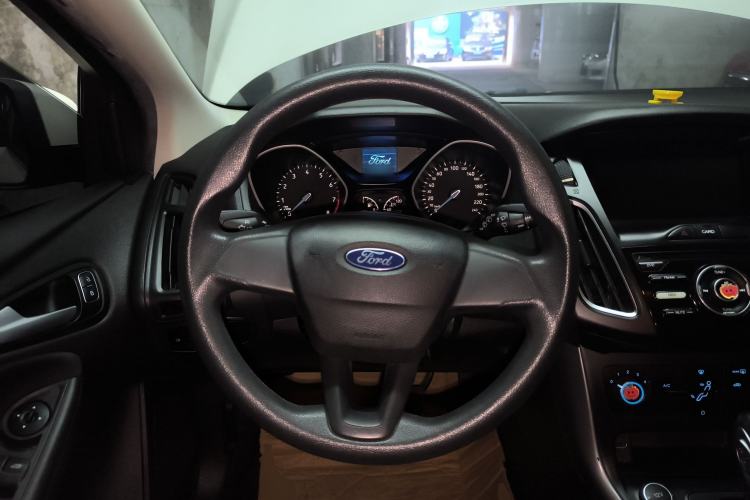 Used Ford Focus 2018 Hatchback Classic 1.6L Automatic Comfort Plus SmartDrive Edition
