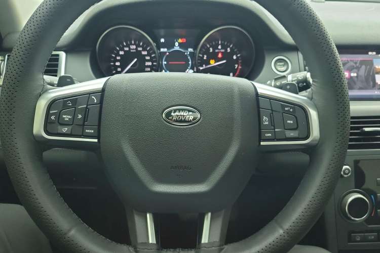 Used Land Rover Discovery Sport 2019 240 PS PURE Edition China VI Standard
